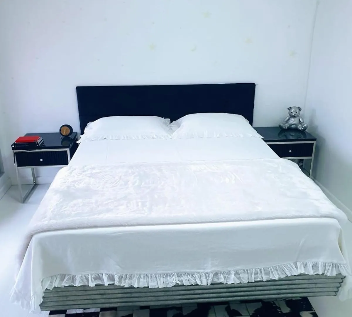 Cheerful 2 Bedroom And Lounge Town House With Free Parking Bucharest Romania
